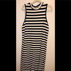 EUC Old Navy Mock Neck Sleeveless Maxi Dress XL